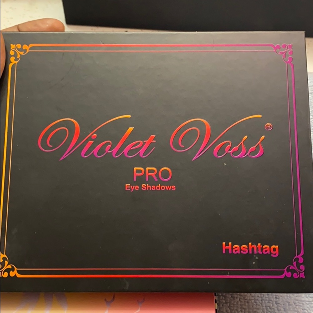 Violet Voss Pro Eyeshadow pallete“Hashtag”